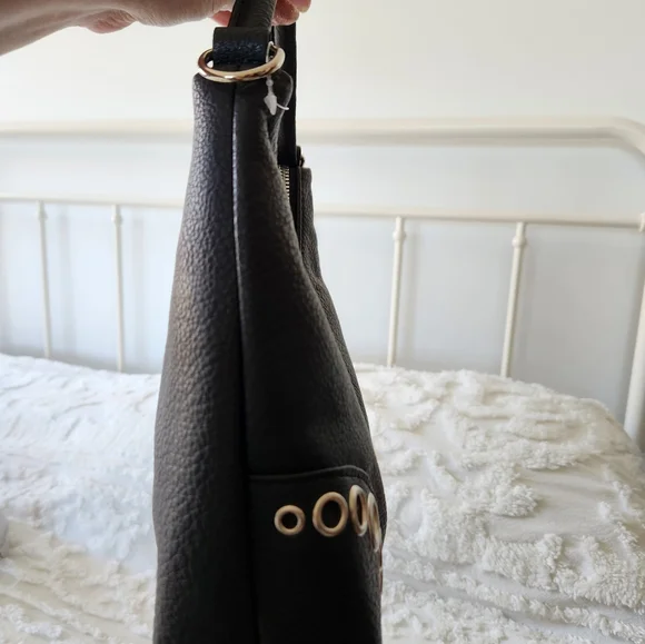 NWT Olivia and Kate New York Black Shoulder Bag.   Crossbody Strap included. - Picture 6 of 9